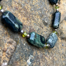 Load image into Gallery viewer, Silver serpentine and peridot bracelet