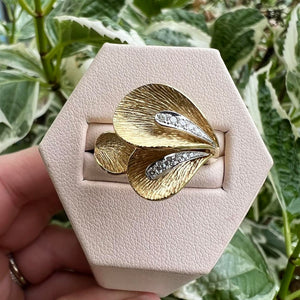 18k textured diamond floral ring