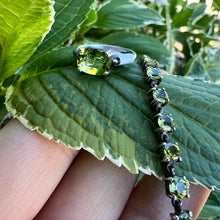 Load image into Gallery viewer, Oxidized silver peridot ring