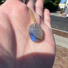 Load image into Gallery viewer, 14k faceted labradorite slab pendant