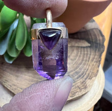 Load image into Gallery viewer, 14ky amethyst point pendant