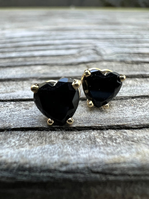 14ky black onyx heart earrings