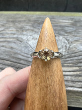 Load image into Gallery viewer, 14kw tourmaline and diamond ring