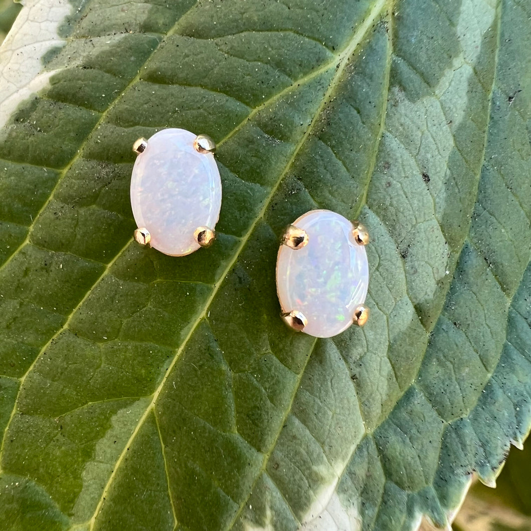 14ky opal studs