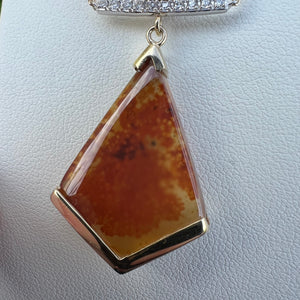 Dendritic quartz, spinel and diamond necklace