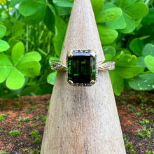 Load image into Gallery viewer, 14k green tourmaline and diamond ring